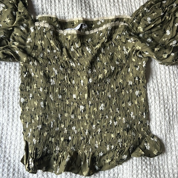 Zara floral on or off the shoulder green top - Picture 4 of 4